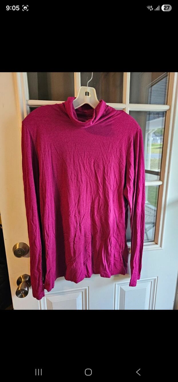Land's End size L lightweight turtleneck